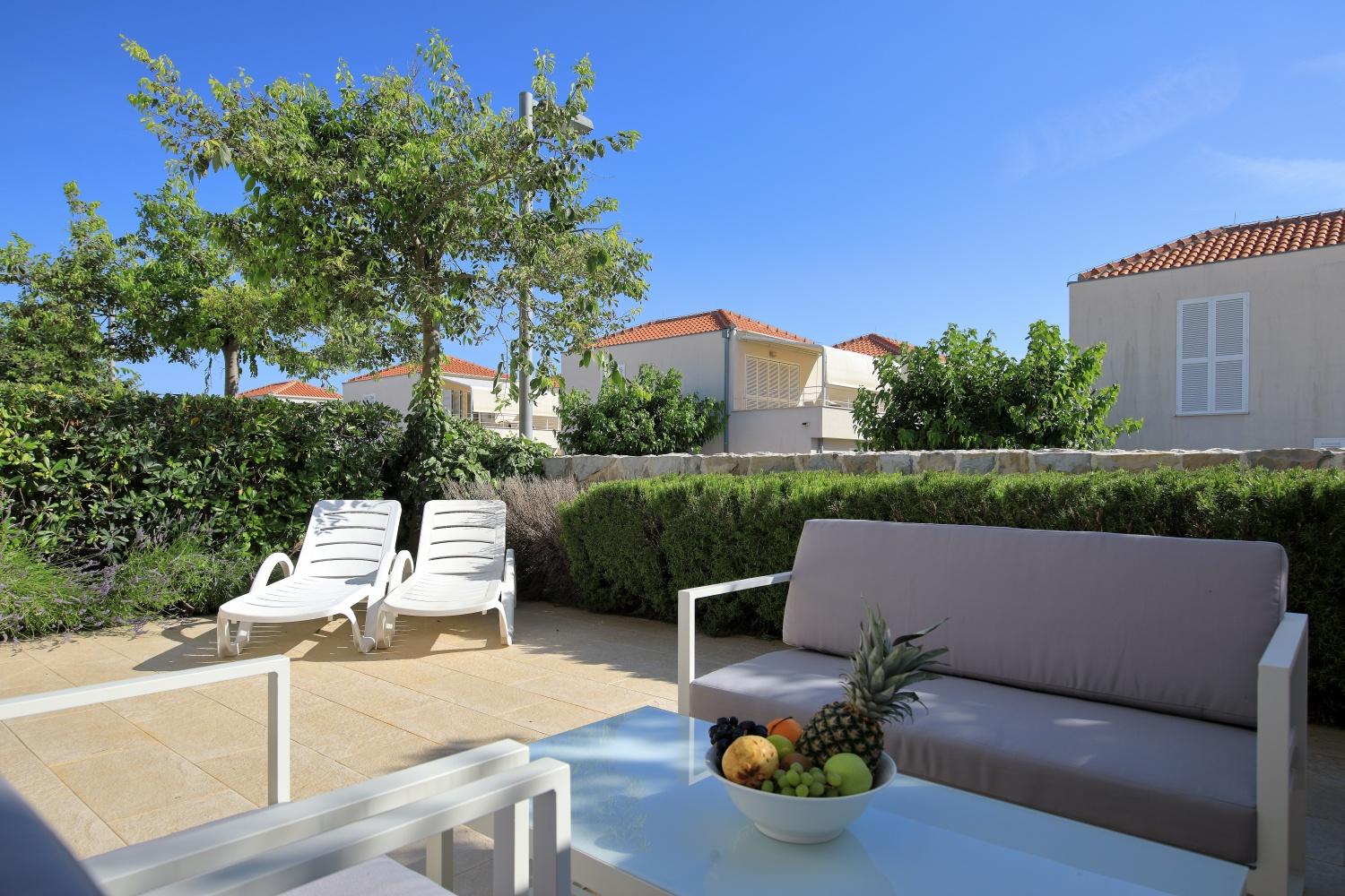 Sunnyside Apartments Resort Petrcane Buitenkant foto