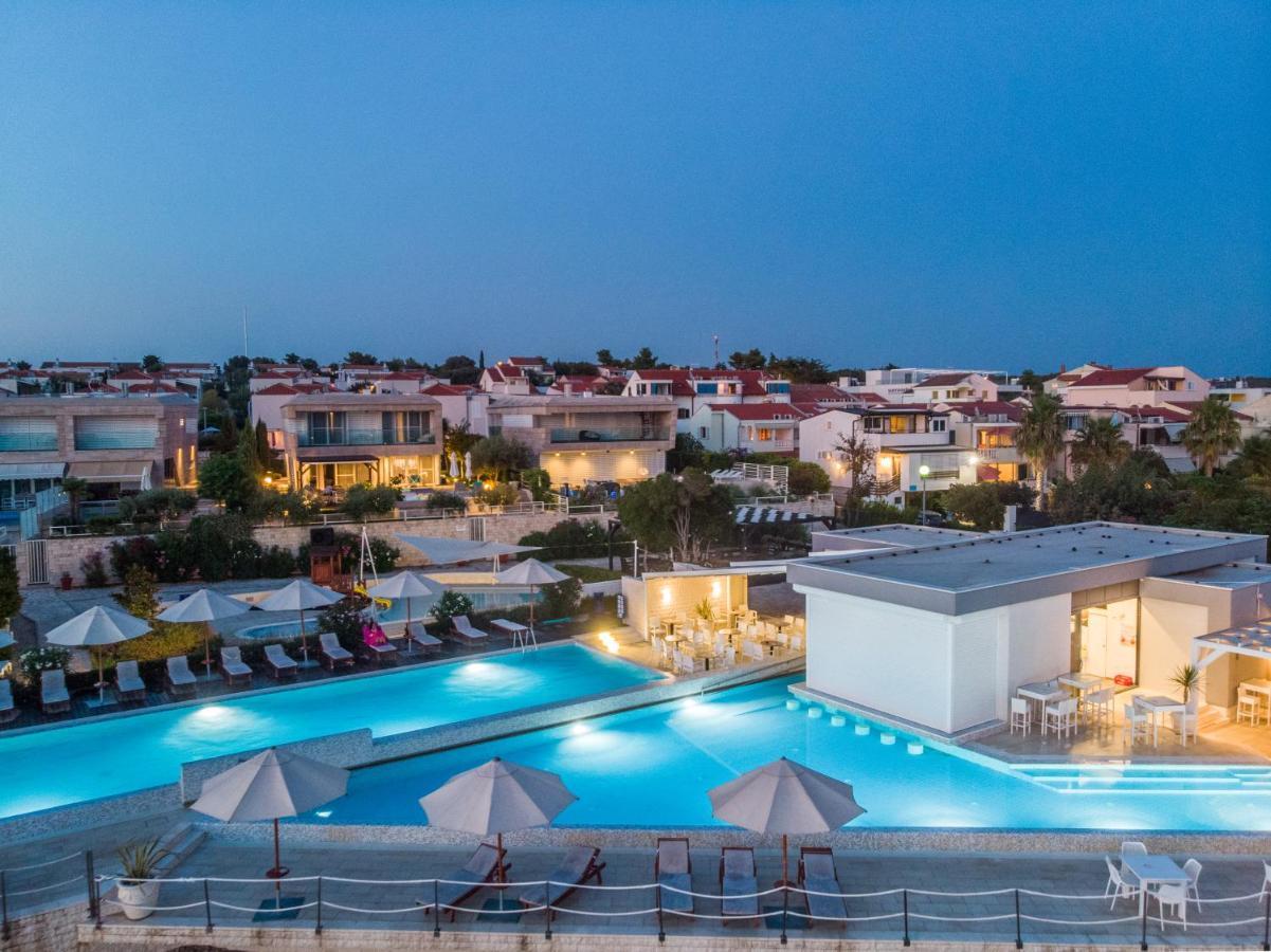 Sunnyside Apartments Resort Petrcane Buitenkant foto