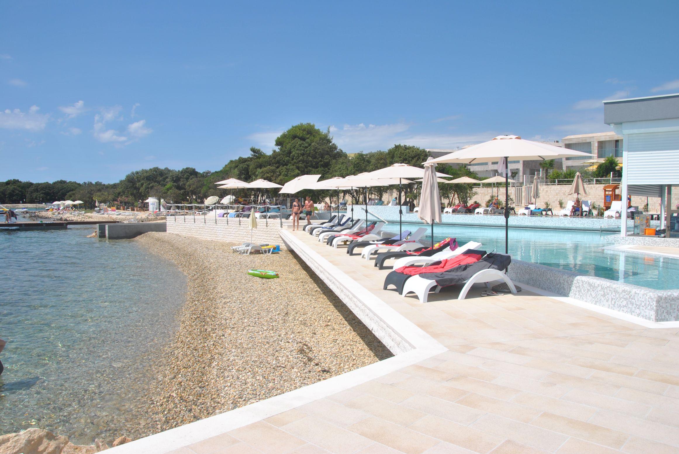 Sunnyside Apartments Resort Petrcane Buitenkant foto