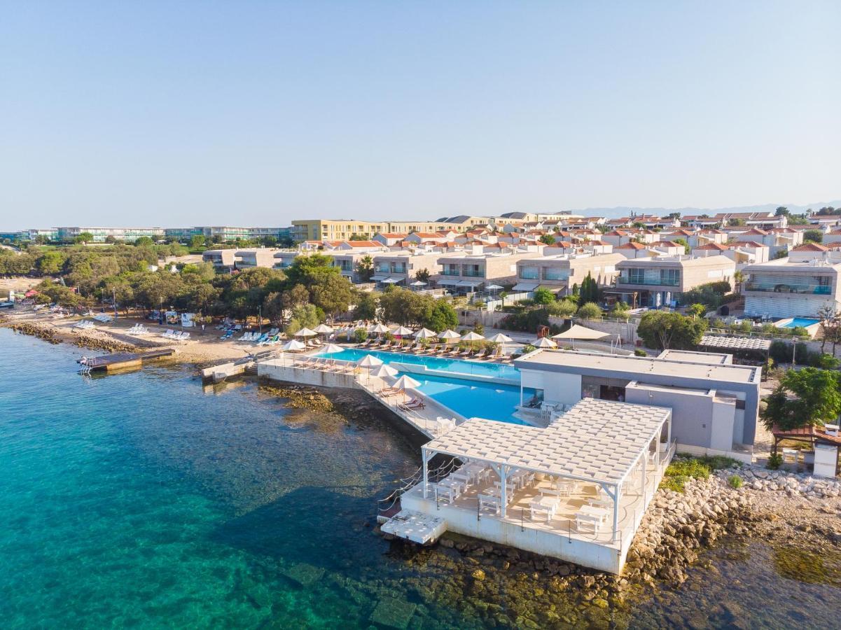 Sunnyside Apartments Resort Petrcane Buitenkant foto