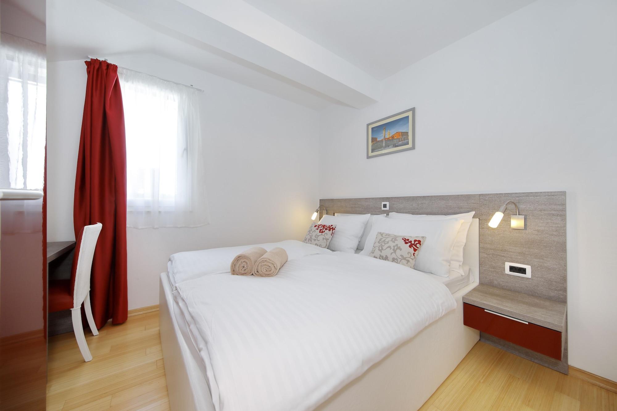 Sunnyside Apartments Resort Petrcane Buitenkant foto