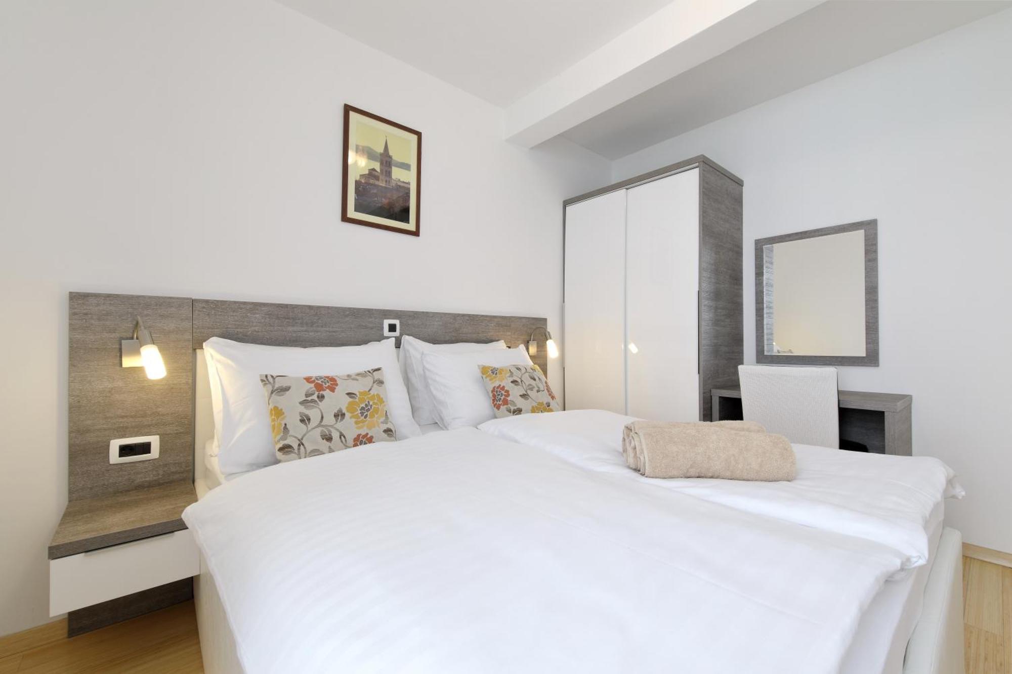 Sunnyside Apartments Resort Petrcane Buitenkant foto